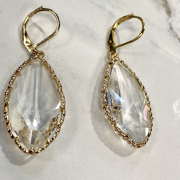 Pretty transparent leaf earrings - Picture 1 of 6
